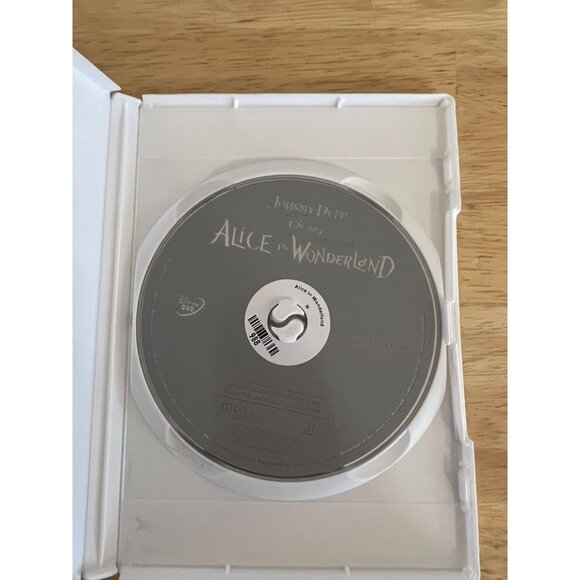 Alice In Wonderland DVD 2010 Fantasy Movie Tim Burton Johnny Depp Pre-Owned - Picture 2 of 4